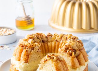 Bee Sting (Bienenstich) Bundt Cake bee sting bundt cake