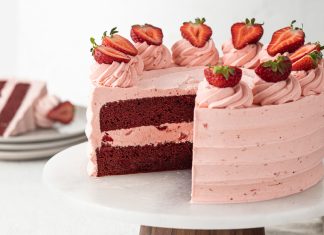 Strawberry Red Velvet Cake Strawberry Red Velvet Cake
