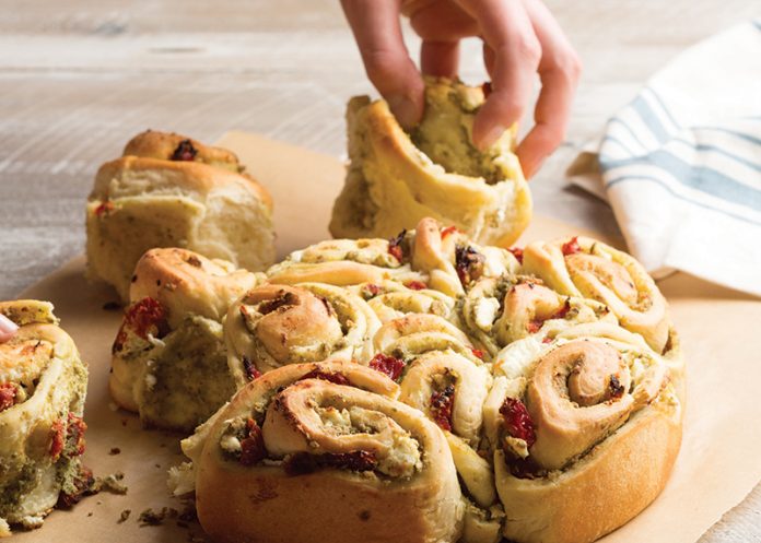 Pesto Sun-Dried Tomato Rolls