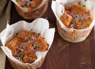 Rye Bread Pudding with Pastrami and Leeks Rye Bread Pudding with Pastrami and Leeks in paper cups