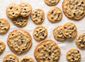 Classic Chocolate Chip Cookies crispy chocolate chip cookie