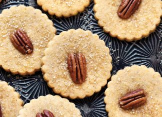 Pumpkin Spice Shortbread Cookies