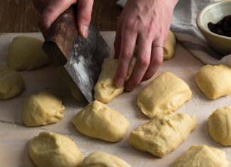 Step-by-Step Guide to Rolling Small Challah Buns Challah Buns