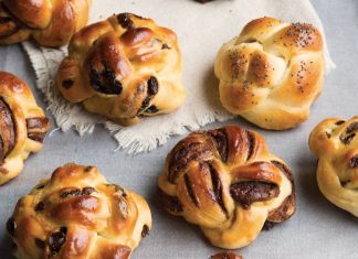 Small Challah Buns Small Challah Buns