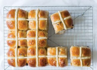 Classic Hot Cross Buns Classic Hot Cross Buns