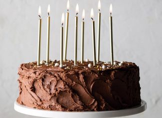 How to Frost Your Cake Like A Pro frosting