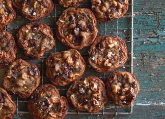 Fig and Dark Chocolate Chunk Walnut Cookies