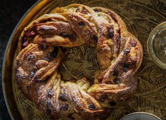 Stollen Wreaths