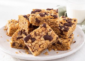 Oatmeal Chocolate Chip Cookie Bars