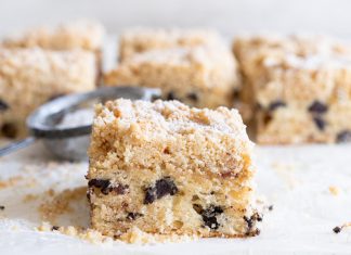 Heilala Coffee Cake with Streusel Topping