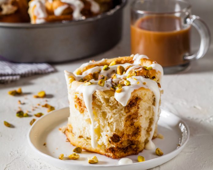 cardamom pistachio rolls