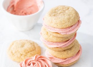 Vanilla Strawberry Sandwich Cookies