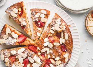 Strawberry and Almond Buttermilk Cake Strawberry and Almond Buttermilk Cake