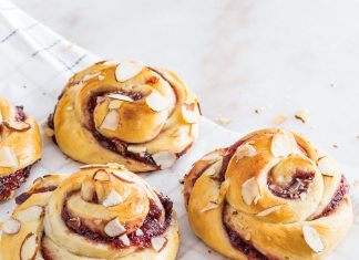 Cherry Almond Sweet Rolls Cherry Almond Sweet Rolls