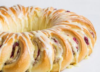 Almond Cranberry Wreath Almond Cranberry Wreath