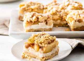 Spiced Apples & Cream Crumb Bars Spiced Apples & Cream Crumb Bars
