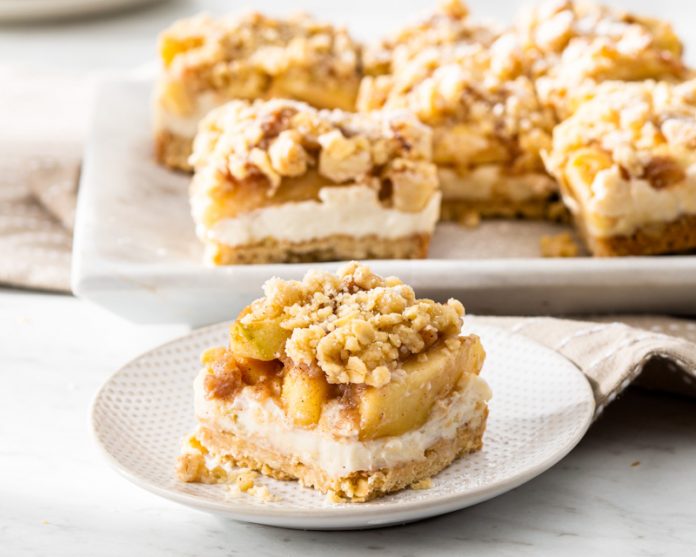 Spiced Apples & Cream Crumb Bars