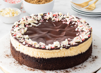 Peppermint Bark Cheesecake Peppermint Bark Cheesecake