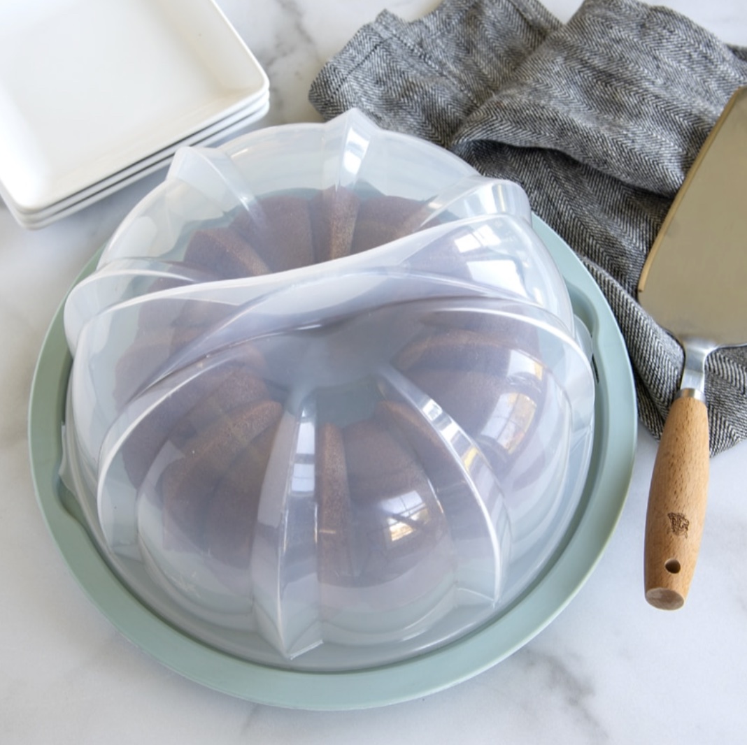 Covered Bundt Cake Keeper