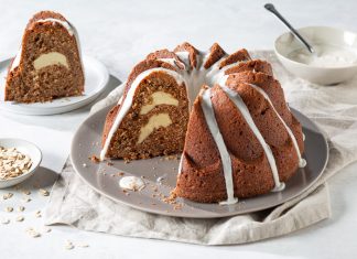 Oatmeal Cream Bundt Cake oatmeal cream bundt cake