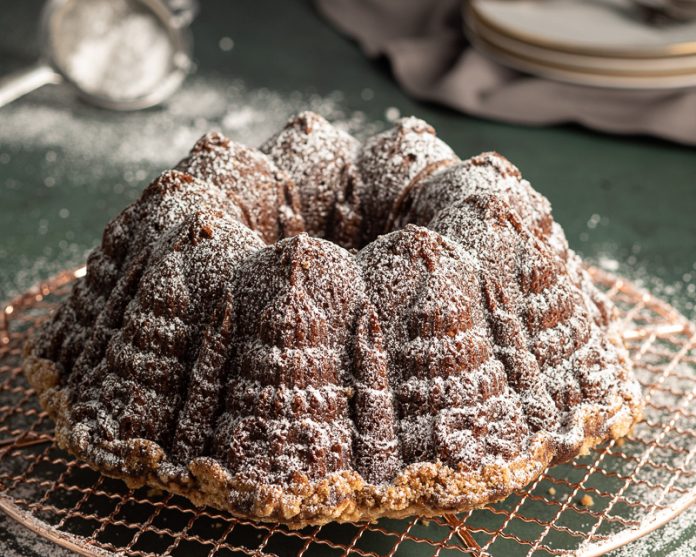 Gingerbread Streusel Bundt Cake