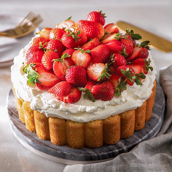 Strawberry Cream Cake