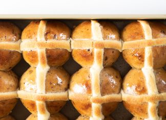 Baking School In-Depth: Hot Cross Buns Baking Sschool In-Depth Hot Cross Buns