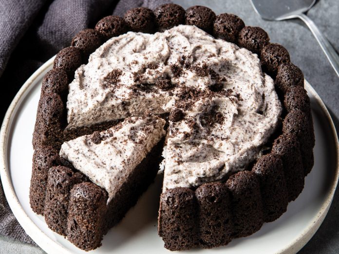 Black Cocoa Cookies and Cream Cake