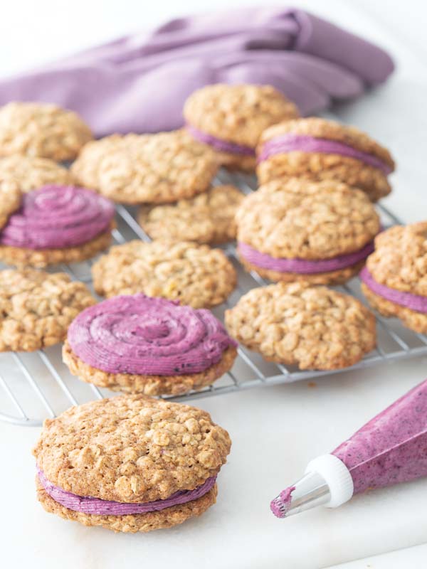 Banana-Oatmeal Sandwich Cookies