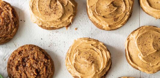 Soft Pumpkin Cookies with Espresso Frosting Soft Pumpkin Cookies with Espresso Frosting